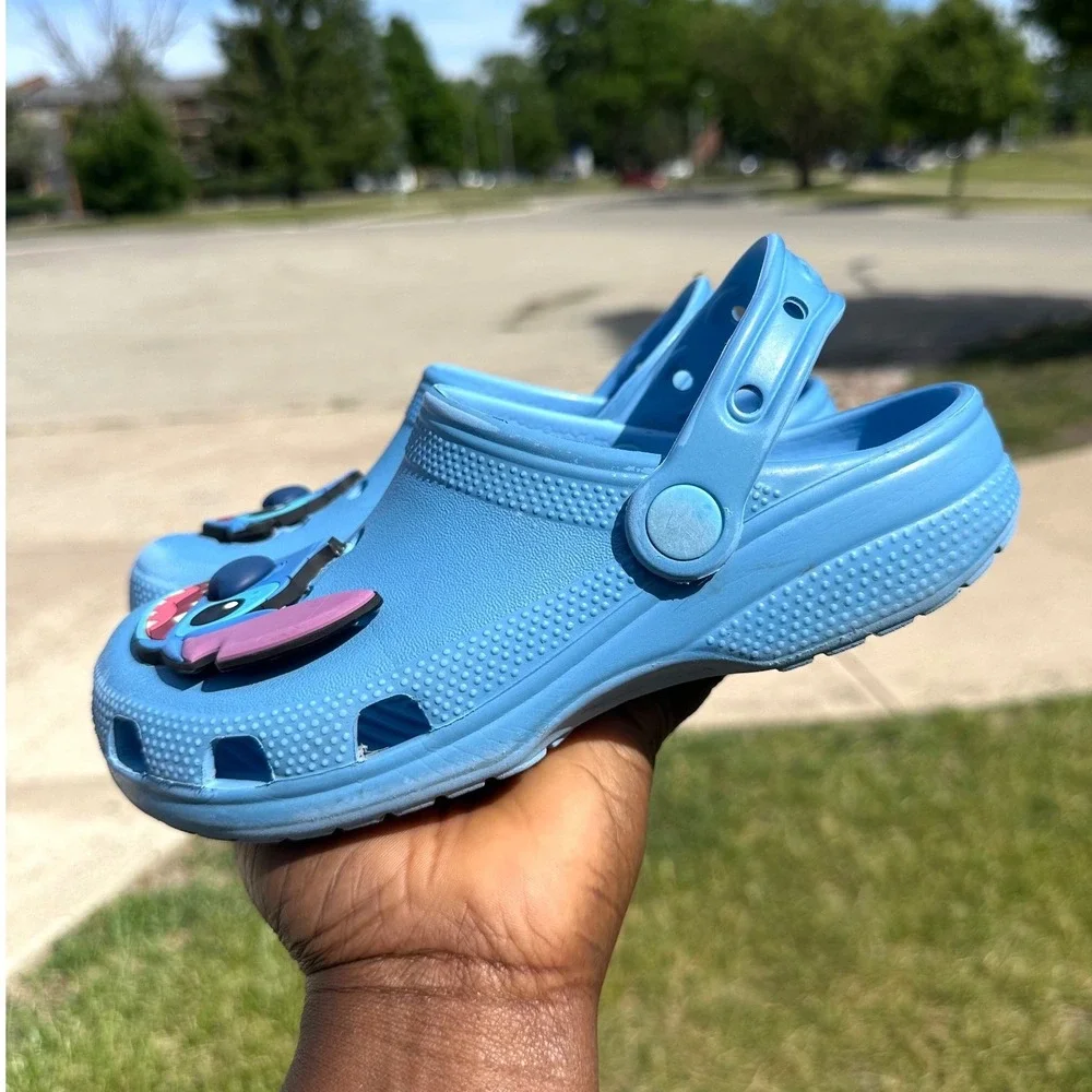Crocs x Disney Lilo and Stitch Classic Clogs Adult Size M3 W5 - Big Kids Size J3